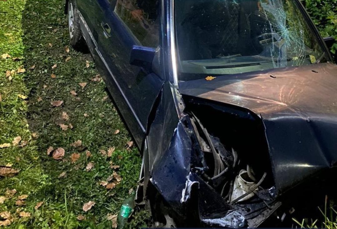 У ДТП сильно постраждав пасажир автівки: у нього численні ушкодження У ДТП сильно постраждав пасажир автівки: у нього численні ушкодження