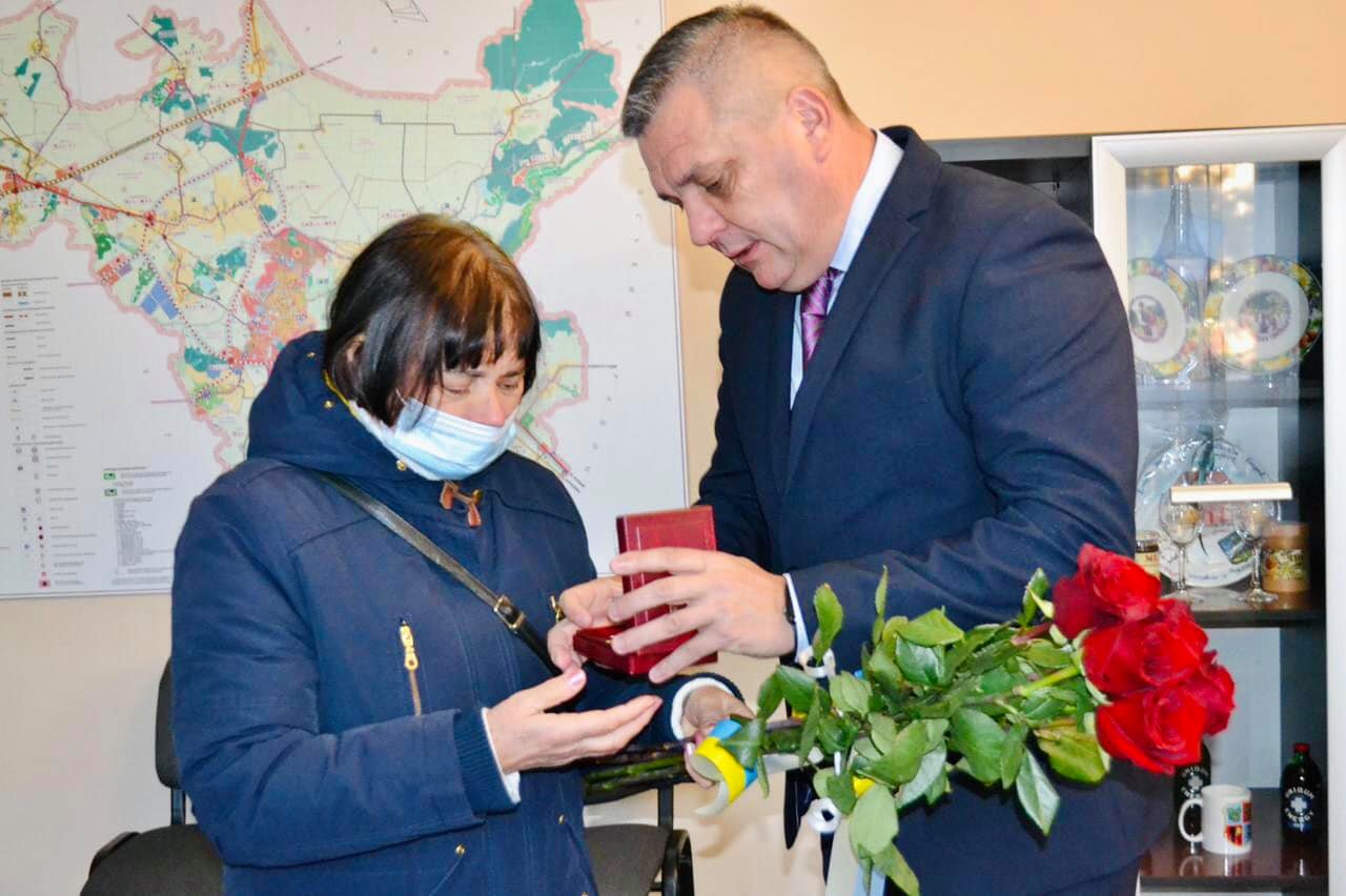 Закарпатка в один день втратила і чоловіка, і сина Закарпатка в один день втратила і чоловіка, і сина