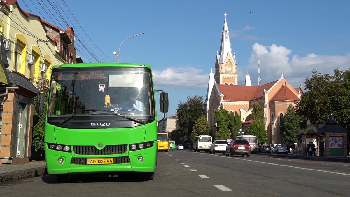 У Мукачеві сьогодні курсуватиме додатковий автобус: графік руху