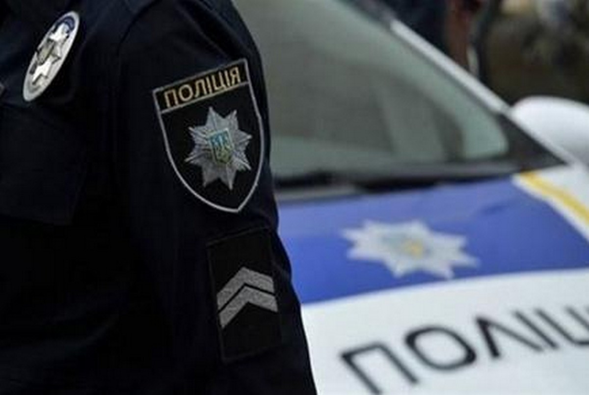 Патрульні зламали двері у помешкання чоловіка: відомо, що сталося Патрульні зламали двері у помешкання чоловіка: відомо, що сталося
