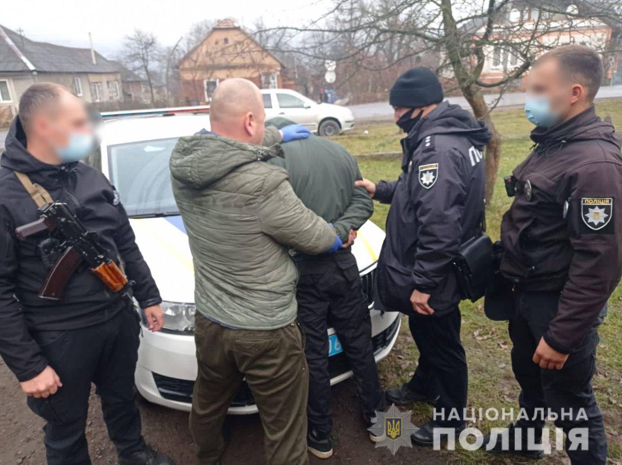 Поліцейські Перечина викрили місцевого жителя на наркозлочині Поліцейські Перечина викрили місцевого жителя на наркозлочині