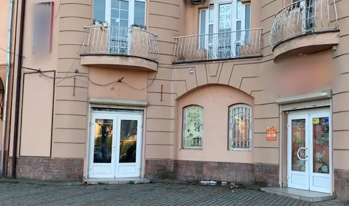 Поліція показала, що коїлось в одному із закладів Мукачева Поліція показала, що коїлось в одному із закладів Мукачева