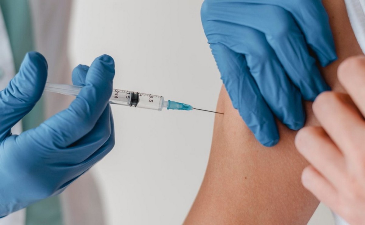 Відомо, чи введуть в Україні обов’язкову вакцинацію від ковіду