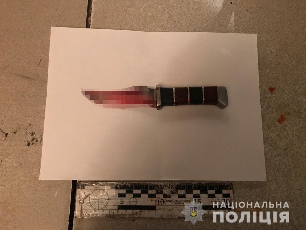 Вночі закарпатка намагалась вбити свого співмешканця. Зараз чоловік у реанімації Вночі закарпатка намагалась вбити свого співмешканця. Зараз чоловік у реанімації