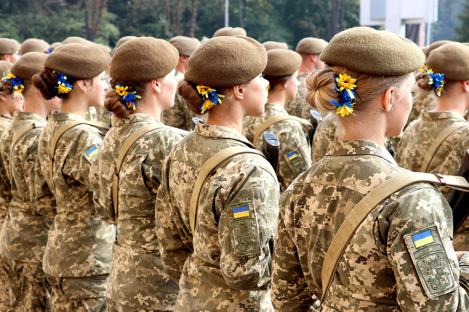 Українських жінок певних професій зобов’язали стати на військовий облік