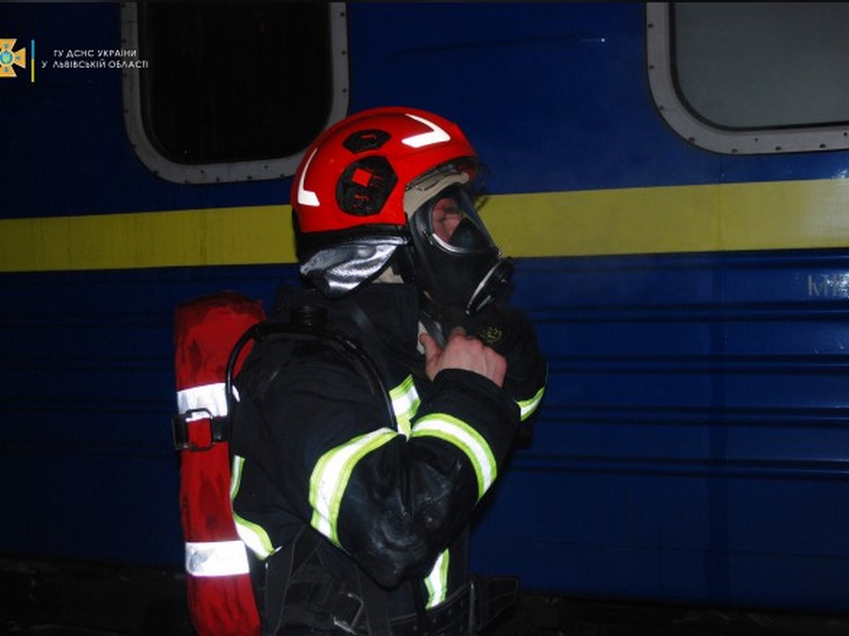 У потязі "Київ-Ужгород" сталася пожежа