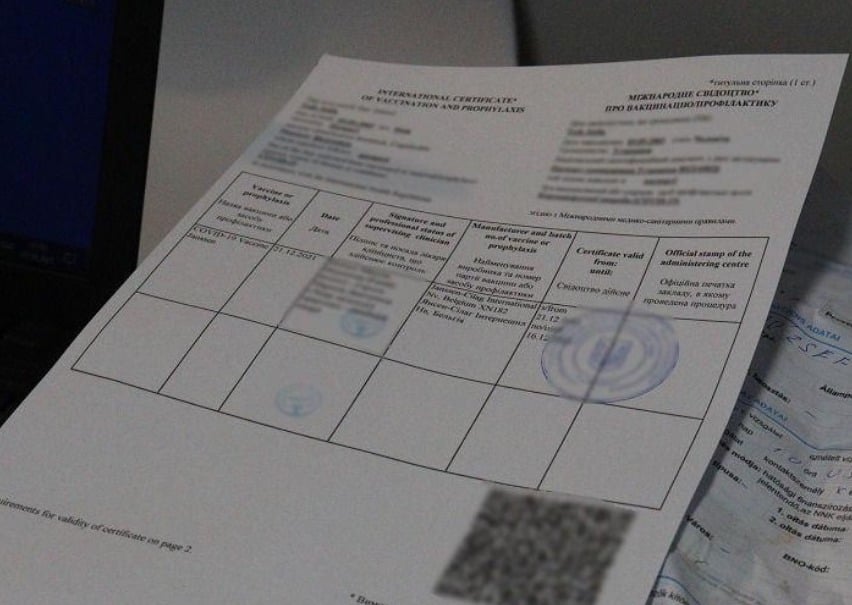 Що трапилось у піцерії: поліція викликала слідчу групу через двох хлопців та двох дівчат Що трапилось у піцерії: поліція викликала слідчу групу через двох хлопців та двох дівчат