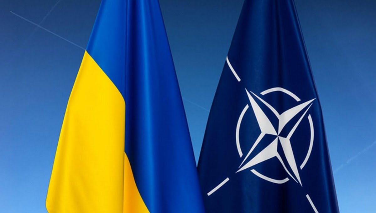 Financial Times повідомляє, що НАТО розгляне можливість закриття неба над Україною