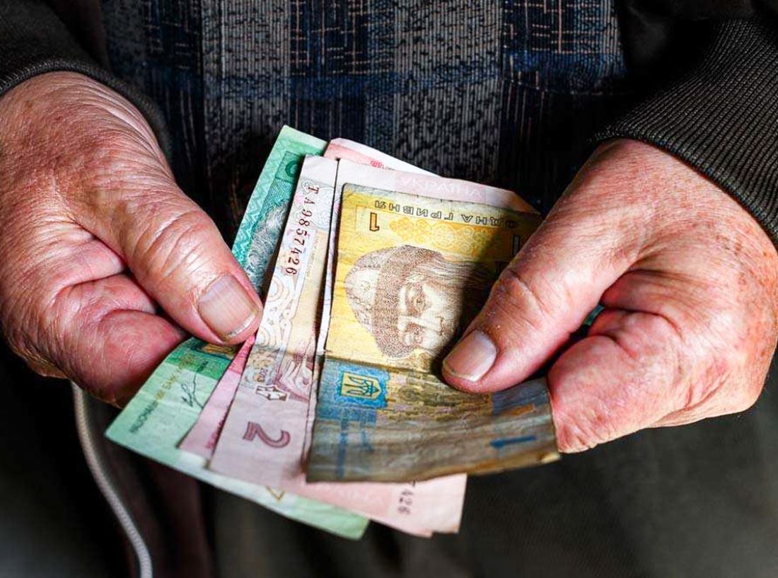Частина українців почала отримувати підвищену пенсію: кому додали і скільки