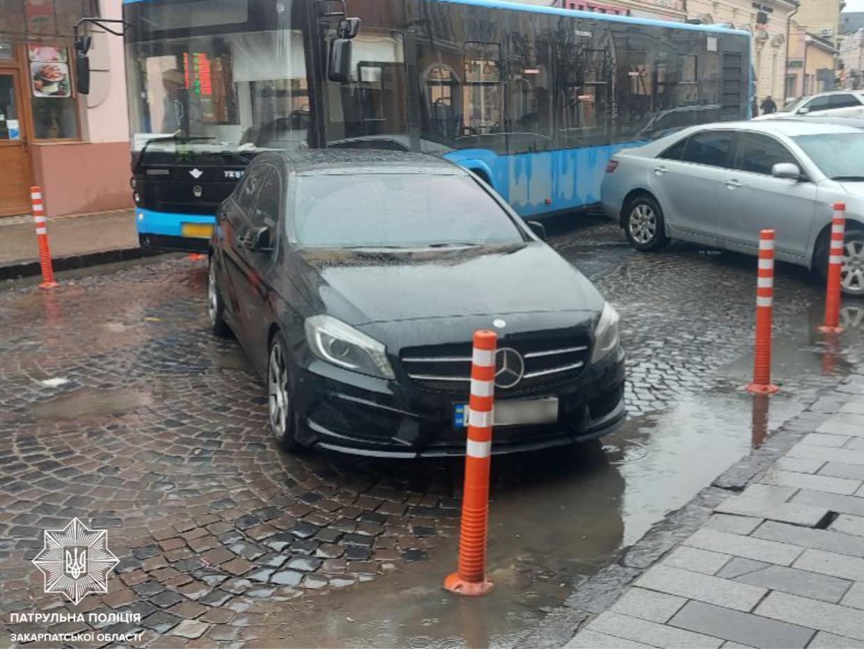 В Ужгороді водійка заблокувала рух для інших автомобілів