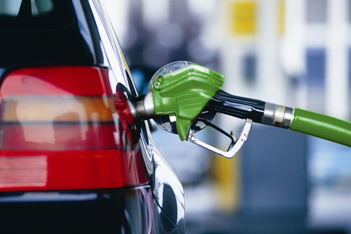 В Україні з 1 травня продаватимуть населенню "оновлений" бензин та дизельне паливо