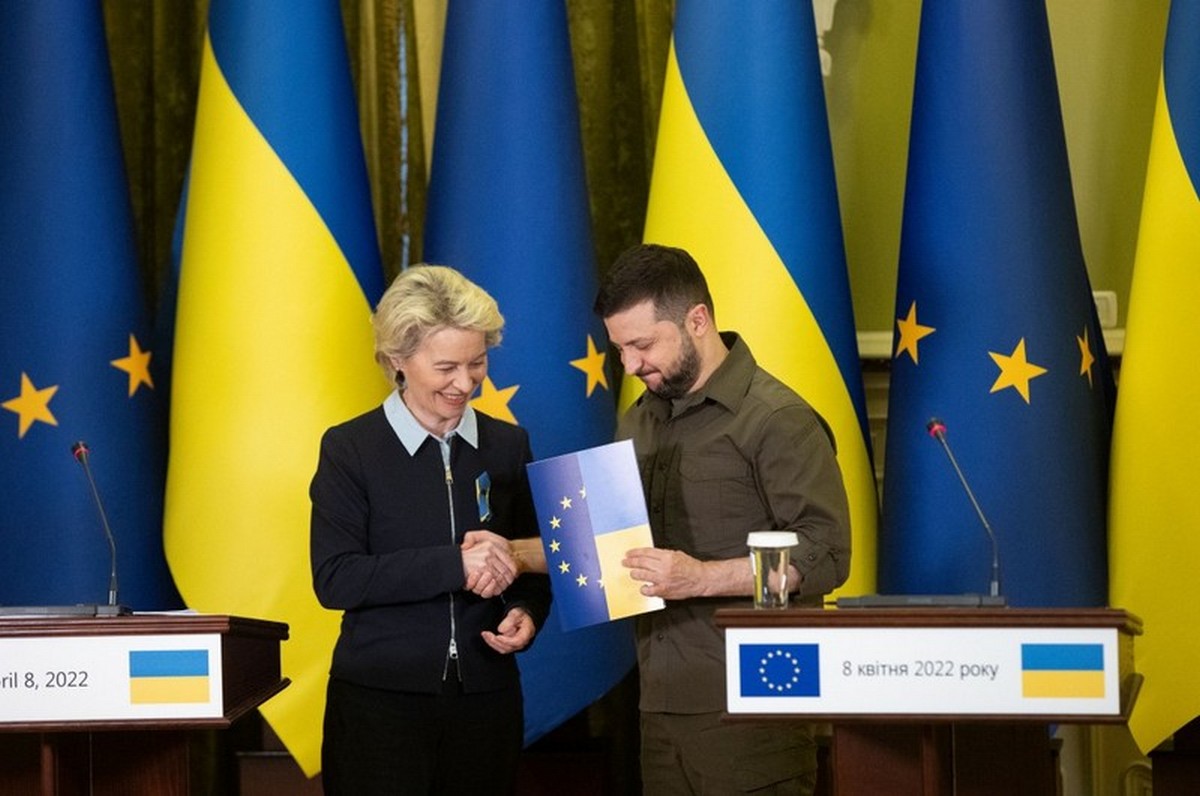 Україна вже завершила роботу над опитувальником для вступу в ЄС: що далі
