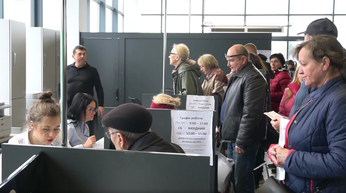 В Мукачеві понад 5000 сімей переселенців отримали виплати від агентства ООН В Мукачеві понад 5000 сімей переселенців отримали виплати від агентства ООН