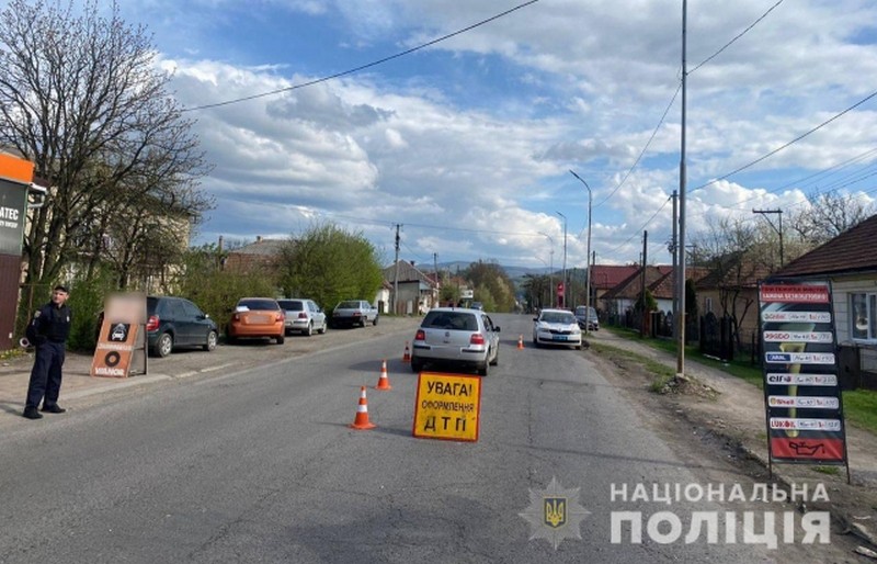 Жахлива трагедія на Свалявщині: водій легковика збив насмерть хлопчика