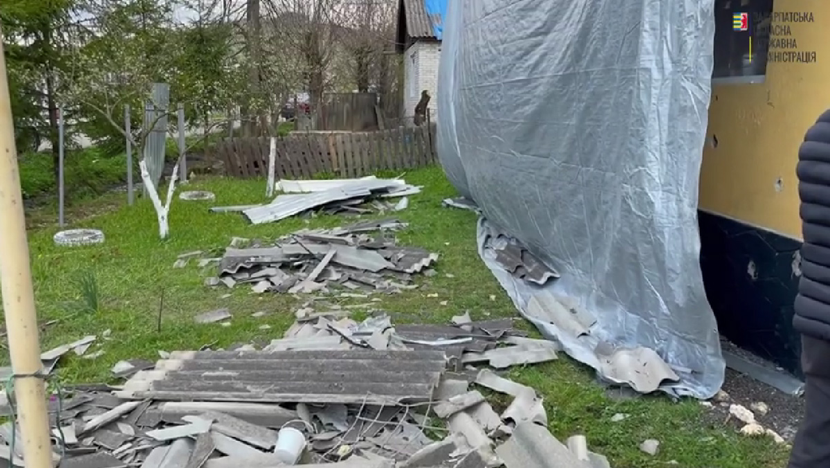 Голова Закарпатської ОВА показав відео з Воловця, куди вдарила російська ракета