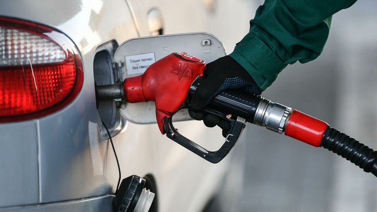 У Зеленського заявляють про покращення ситуації з бензином