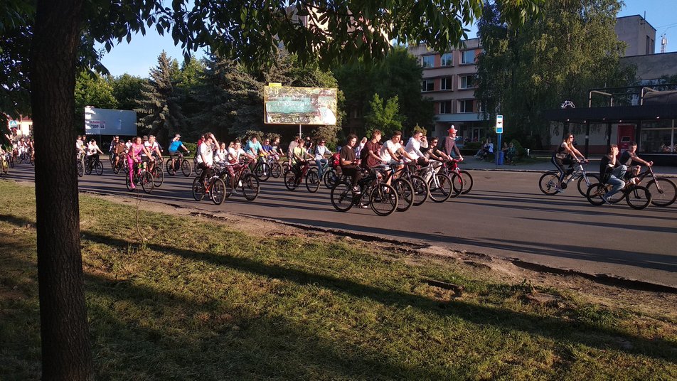 На Закарпатті відбувся благодійний велозаїзд у вишиванках На Закарпатті відбувся благодійний велозаїзд у вишиванках