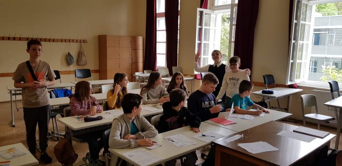 Україномовна освіта в сусідніх країнах: як школи відреагували на прибуття дітей-переселенців