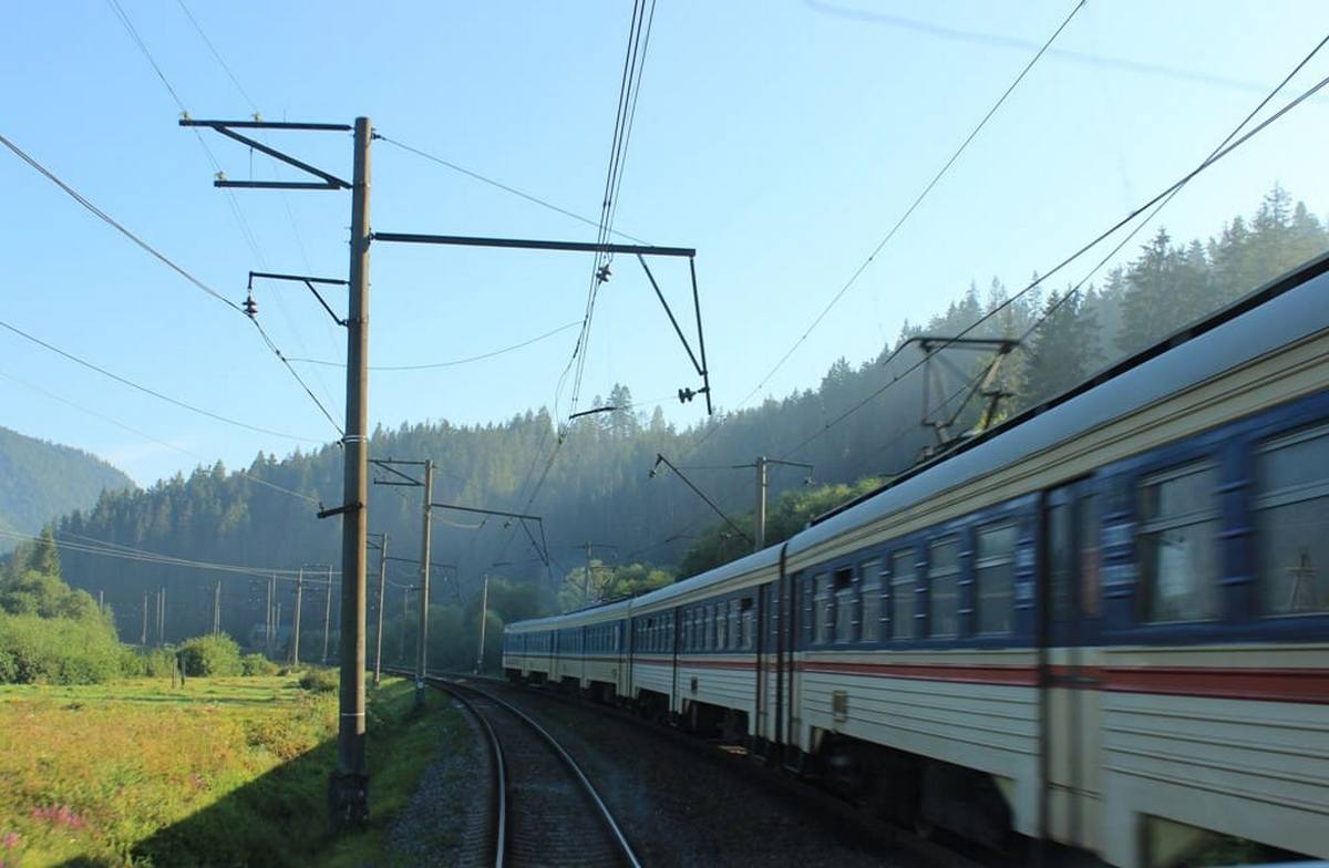 Із 17 червня тричі на тиждень курсуватиме поїзд Львів-Ужгород