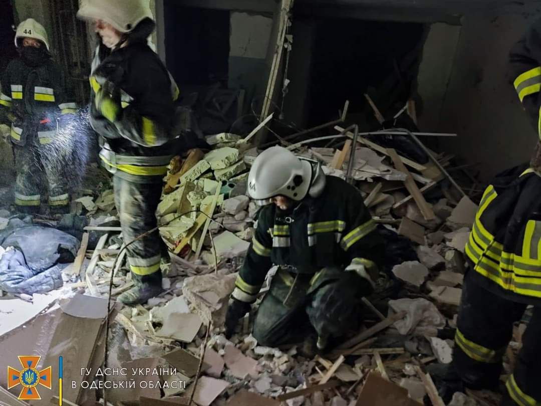 Загинули 17 людей, поранено 30 осіб: росія завдала жахливого удару по Одещині