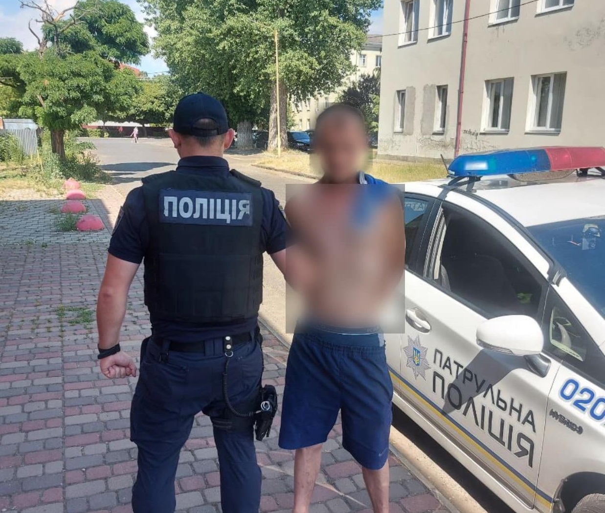 В Ужгороді затримали чоловіка, який погрожував людям розправою