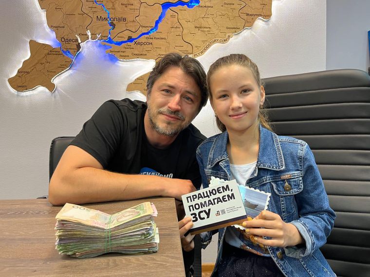 10-річна дівчинка зібрала 21 тисячу гривень для допомоги ЗСУ