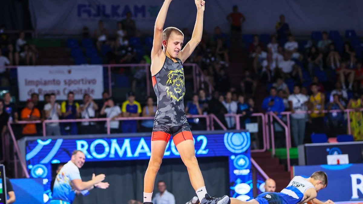 Закарпатець здобув "золото" чемпіонату світу U-17 з боротьби Закарпатець здобув "золото" чемпіонату світу U-17 з боротьби