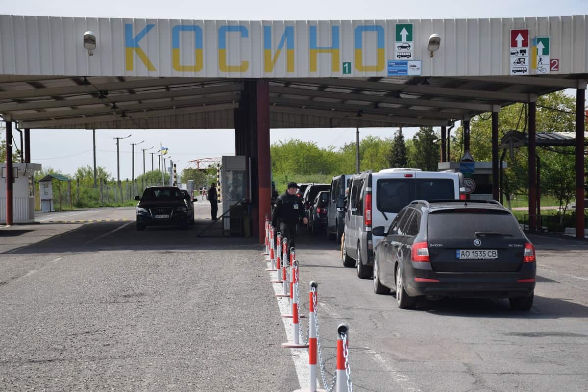 Рішення прийматимуть на КПП: Держприкордонслужба зробила заяву про виїзд чоловіків за кордон Рішення прийматимуть на КПП: Держприкордонслужба зробила заяву про виїзд чоловіків за кордон