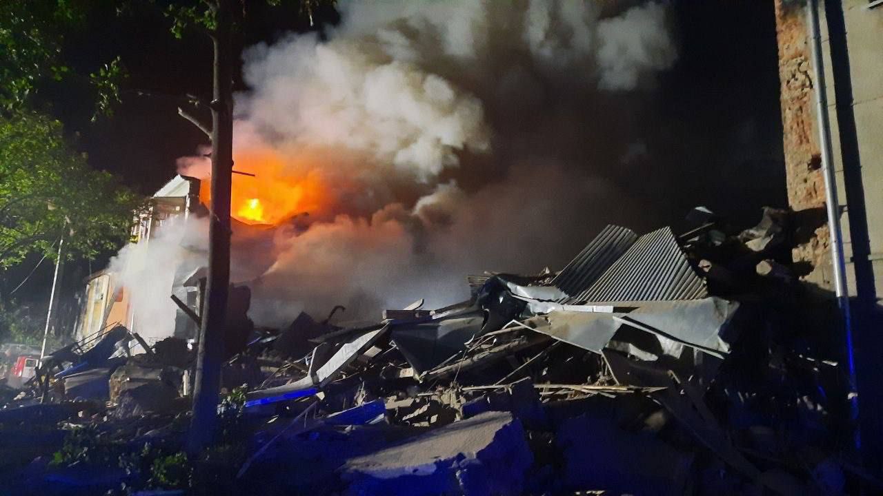ФОТО: Кирило Тимошенко Жахлива ніч у Харкові: росія вдарила по гуртожитку – багато загиблих і поранених