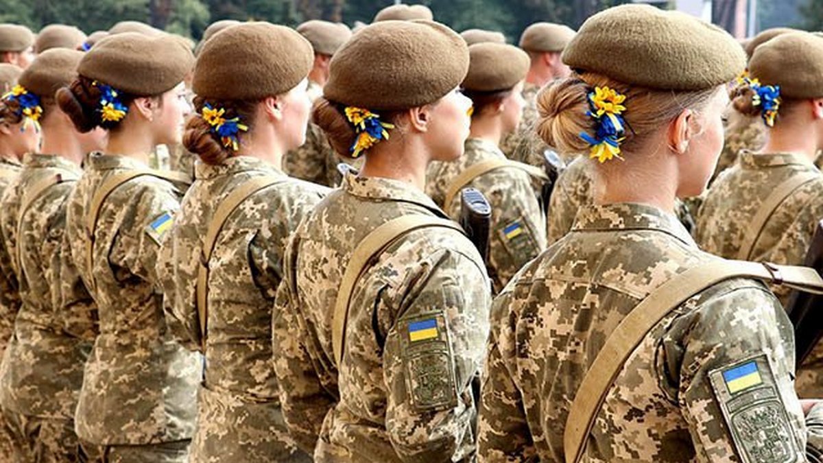Військовий облік жінок відтермінували: названо нову дату