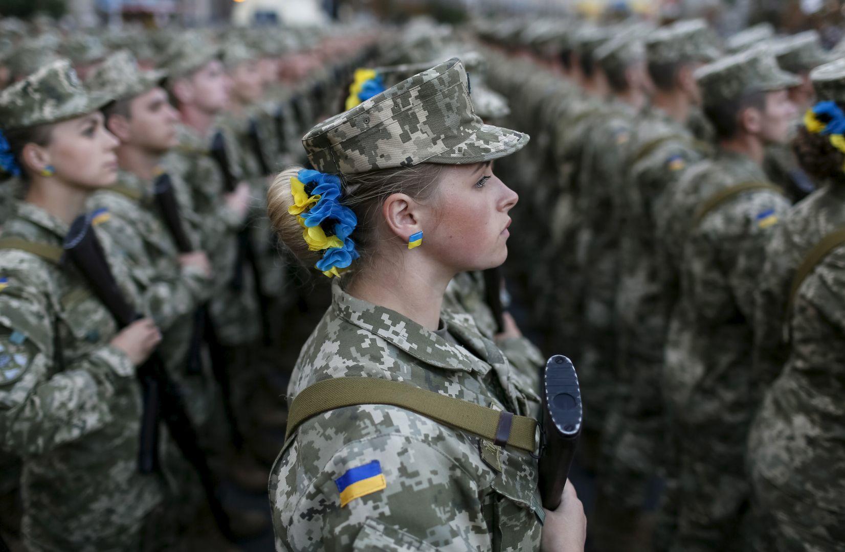 Військовий облік жінок буде добровільний, крім однієї професії: якої саме
