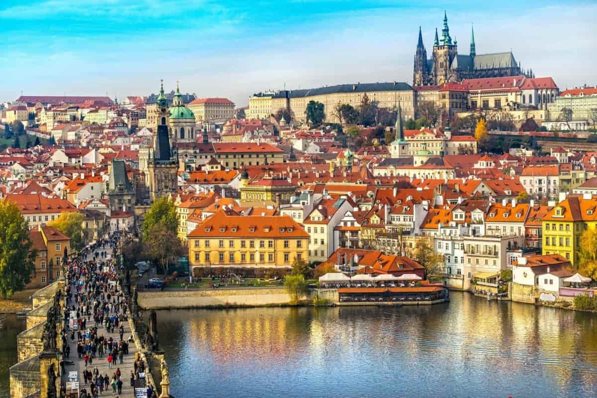 Чехія пропонує пом’якшити правила для частини українців