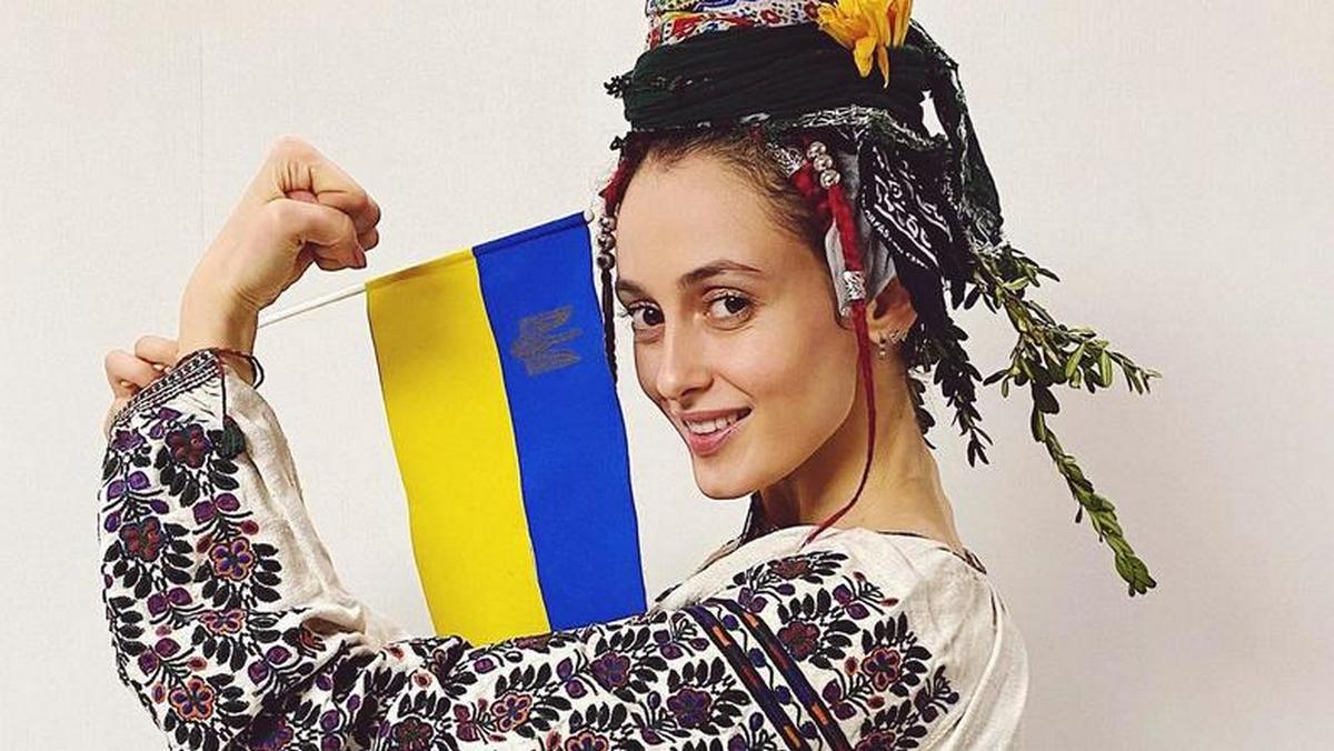 Аліна Паш випустила кліп на пісню "Тіні забутих предків" Аліна Паш випустила кліп на пісню "Тіні забутих предків"