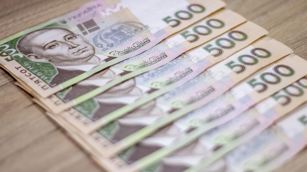 З 1 жовтня доведеться платити більше: українцям нагадали про важливі зміни