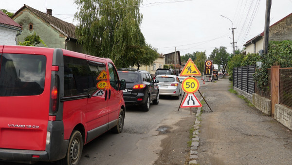 У Мукачеві почали ремонтувати одну з найгірших доріг міста