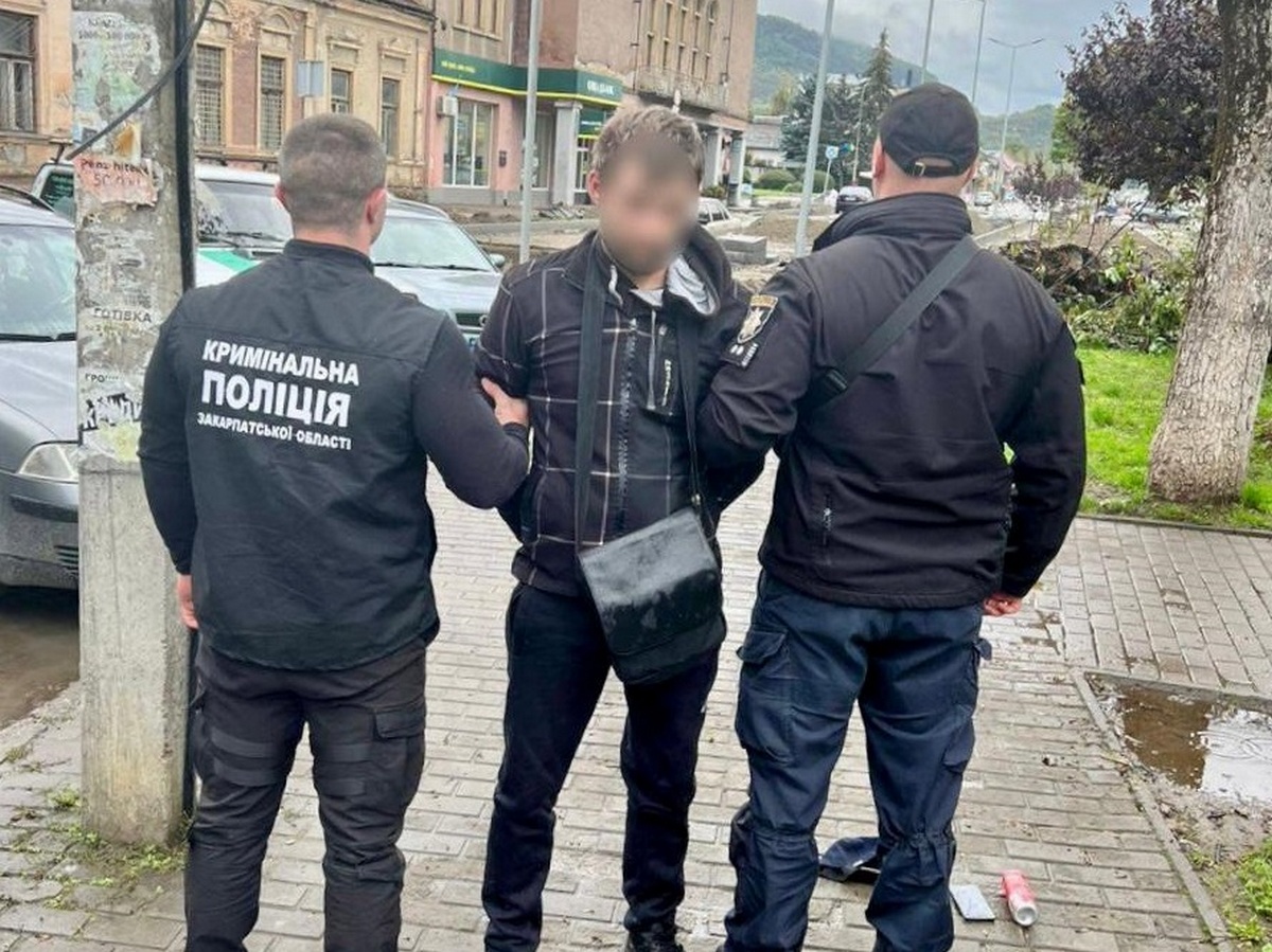 Затримали закарпатця, який продавав метамфетамін на території міста Затримали закарпатця, який продавав метамфетамін на території міста