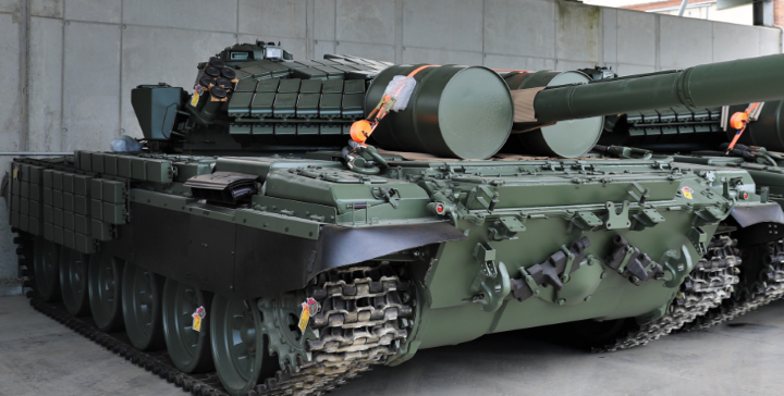 У Чехії активісти купили для ЗСУ модернізований танк Т-72 Avenger
