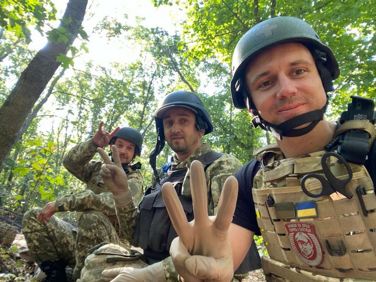 Президент нагородив реабілітолога з Ужгорода, який рятує життя на передовій Президент нагородив реабілітолога з Ужгорода, який рятує життя на передовій
