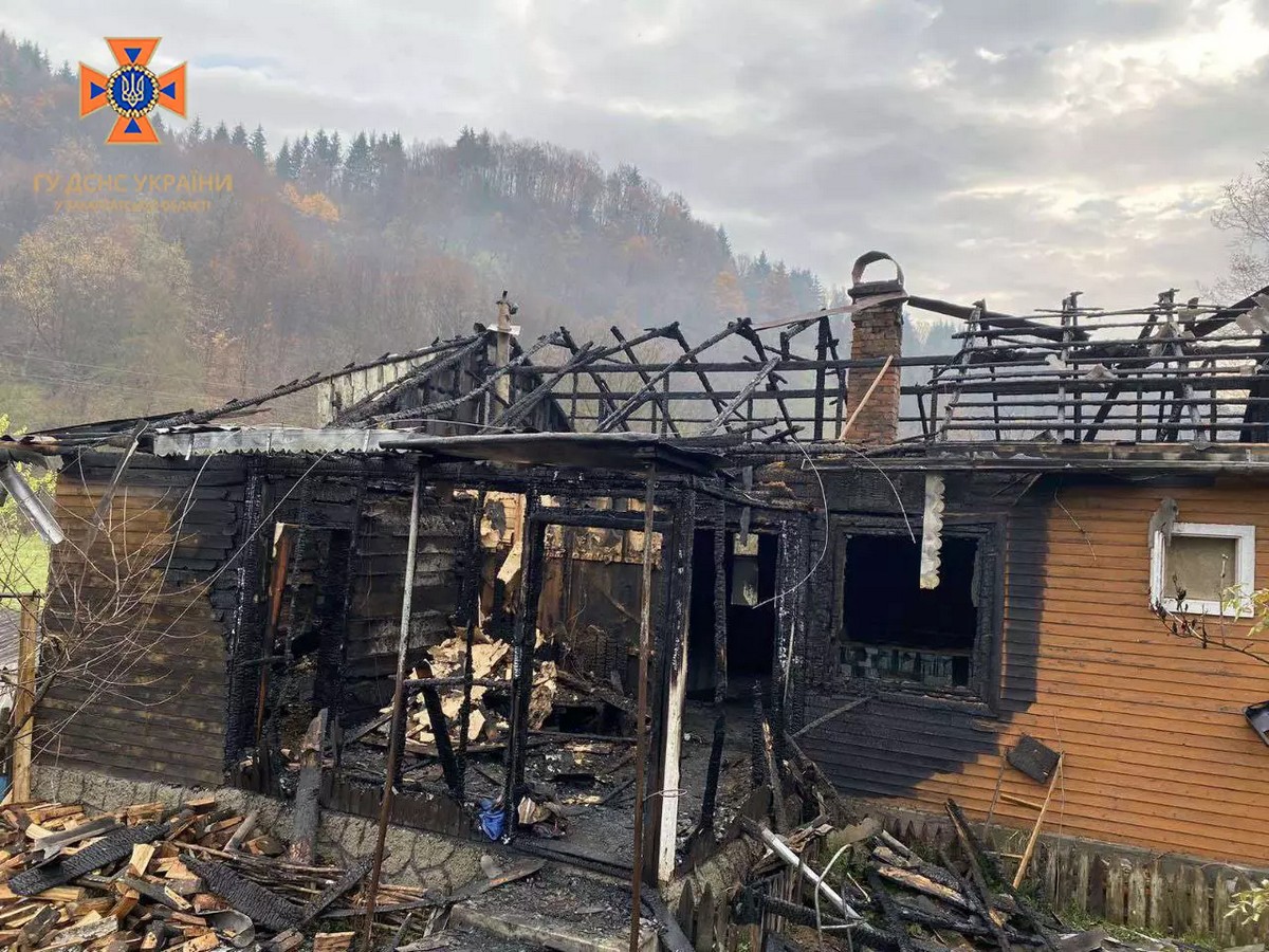 У неділю в селі на Закарпатті вирувала пожежа