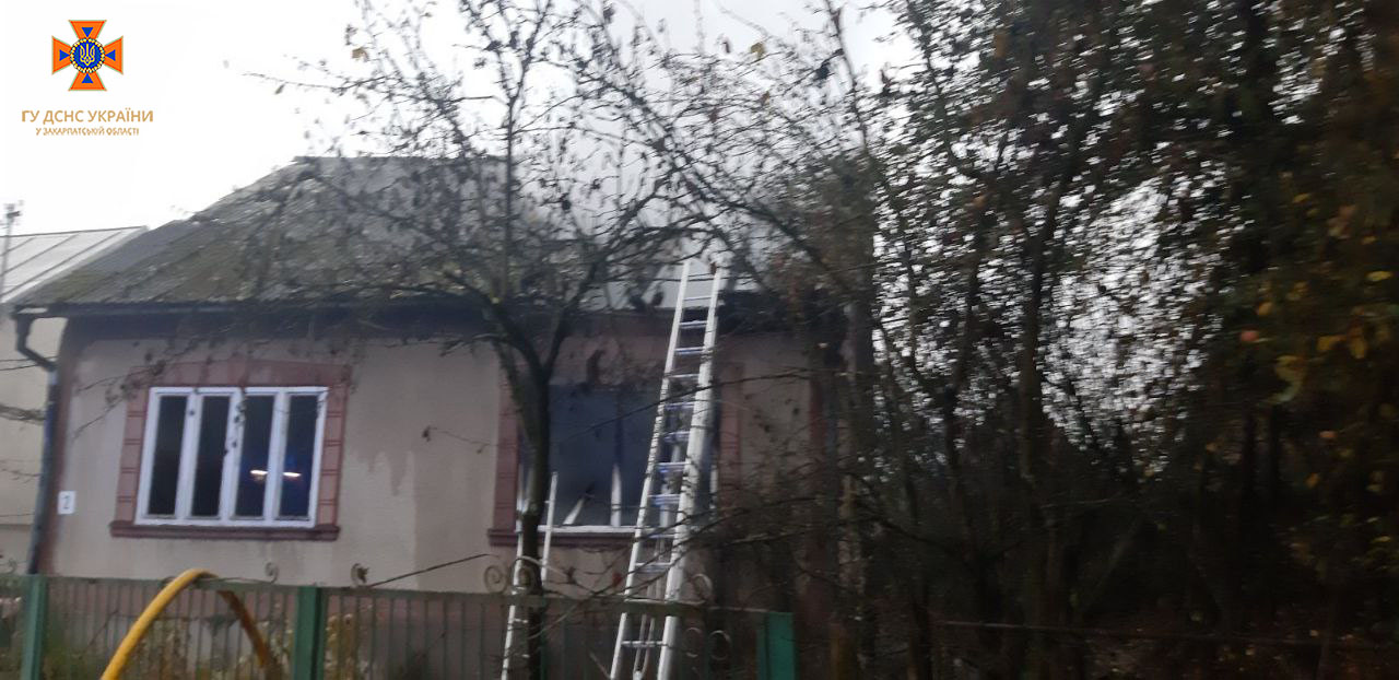 На Хустщині вчора вирувала пожежа