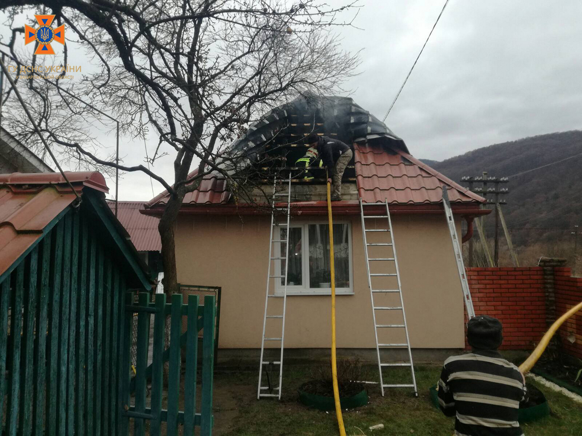 На Ужгородщині півтори години гасили пожежу