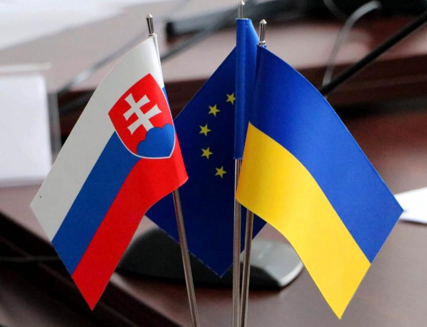 Сусідня Словаччина надасть новий пакет військової допомоги для України