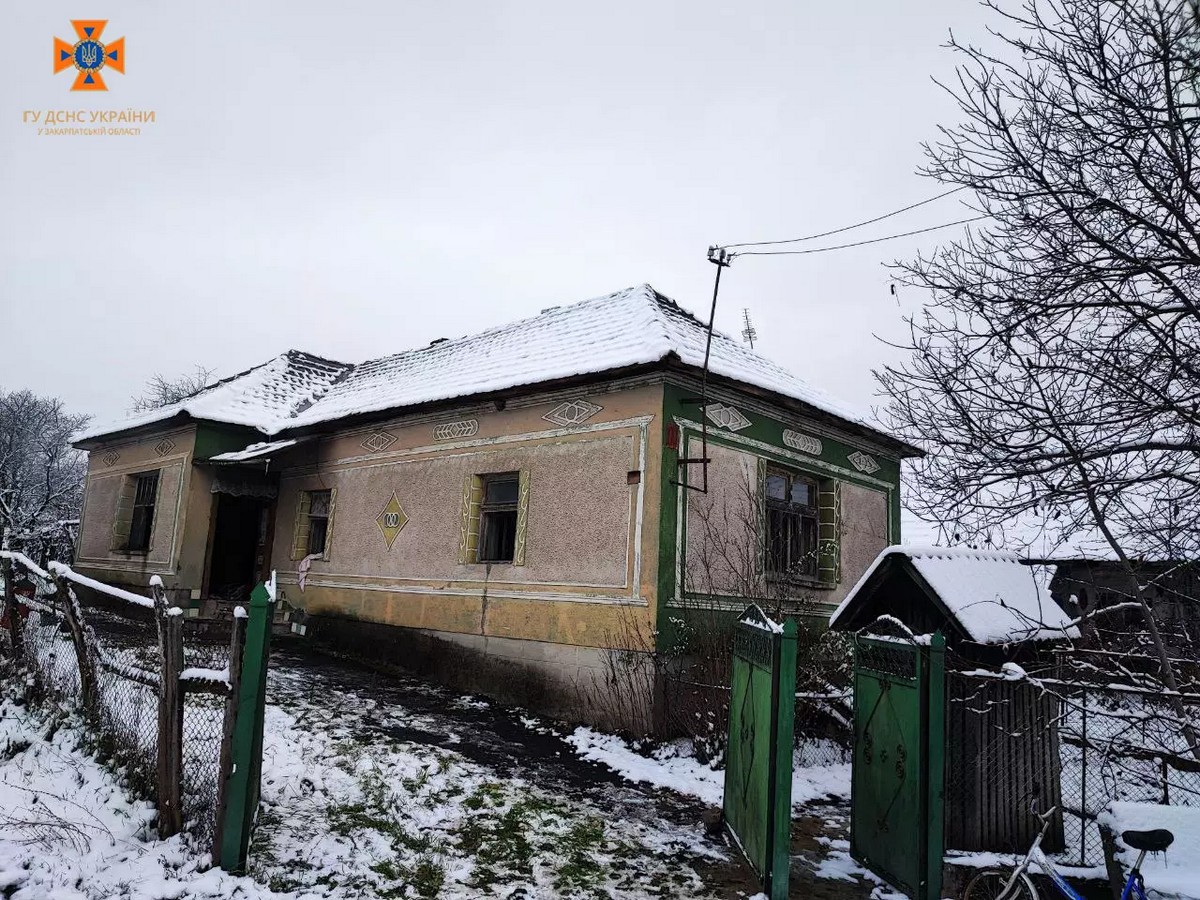 У селі на Мукачівщині загинула людина: подробиці від рятувальників