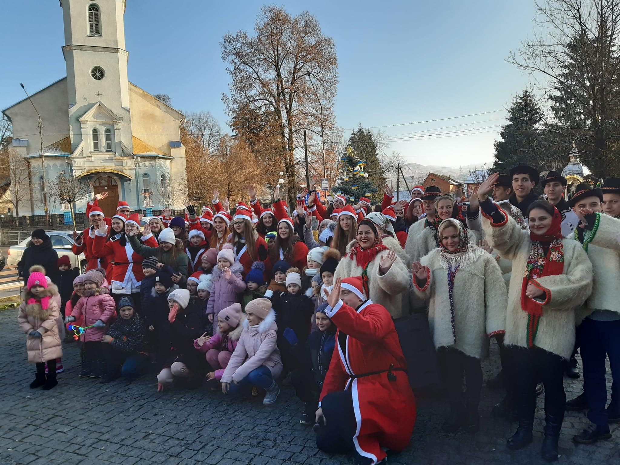 В 11 містах і селах Закарпаття пройшов парад Миколайчиків