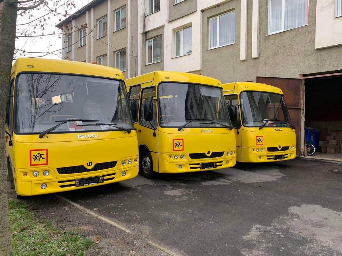В Мукачеві закупили три шкільні автобуси
