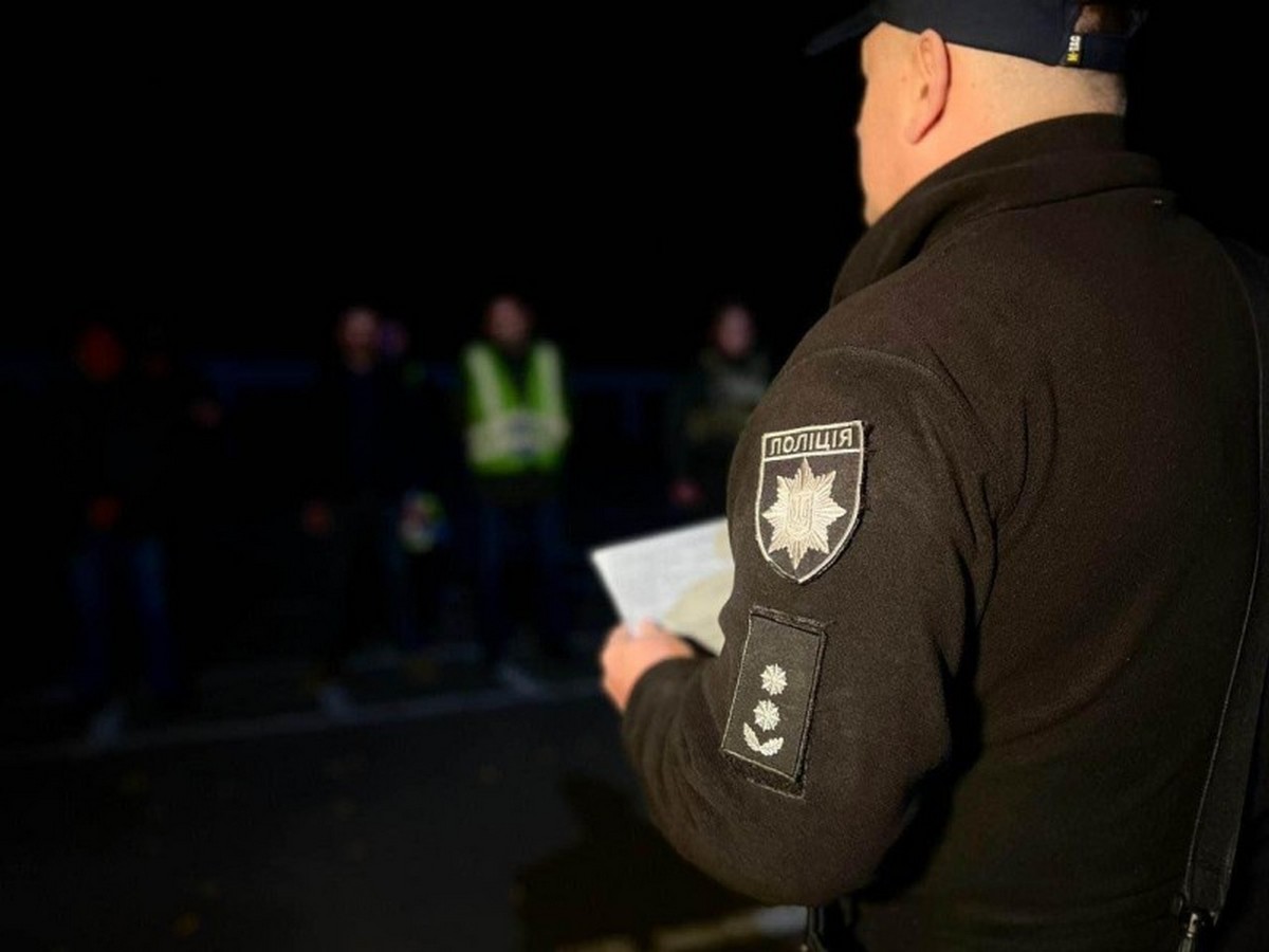 У новорічну ніч поліція працюватиме в посиленому режимі У новорічну ніч поліція працюватиме в посиленому режимі