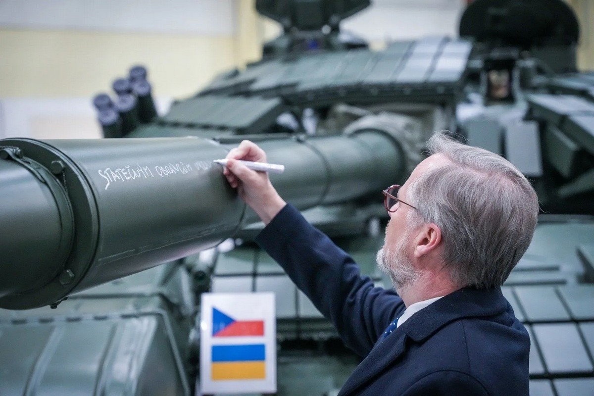 Чехія передасть Україні нову партію танків Т-72