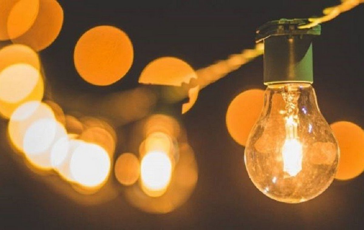 Світла у суботу не буде довго: графік відключення електроенергії на 21 січня