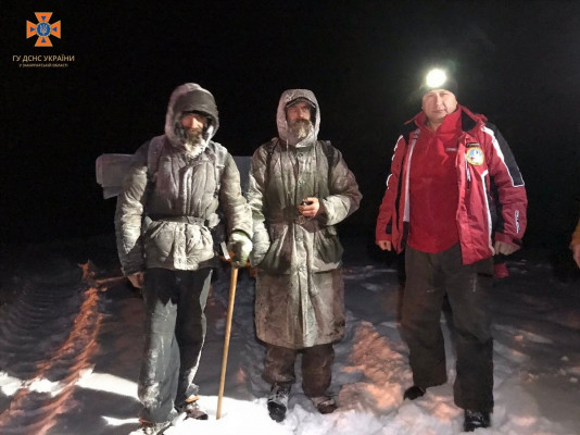 Рятувальники допомогли туристам, які заблукали на горі Дземброня