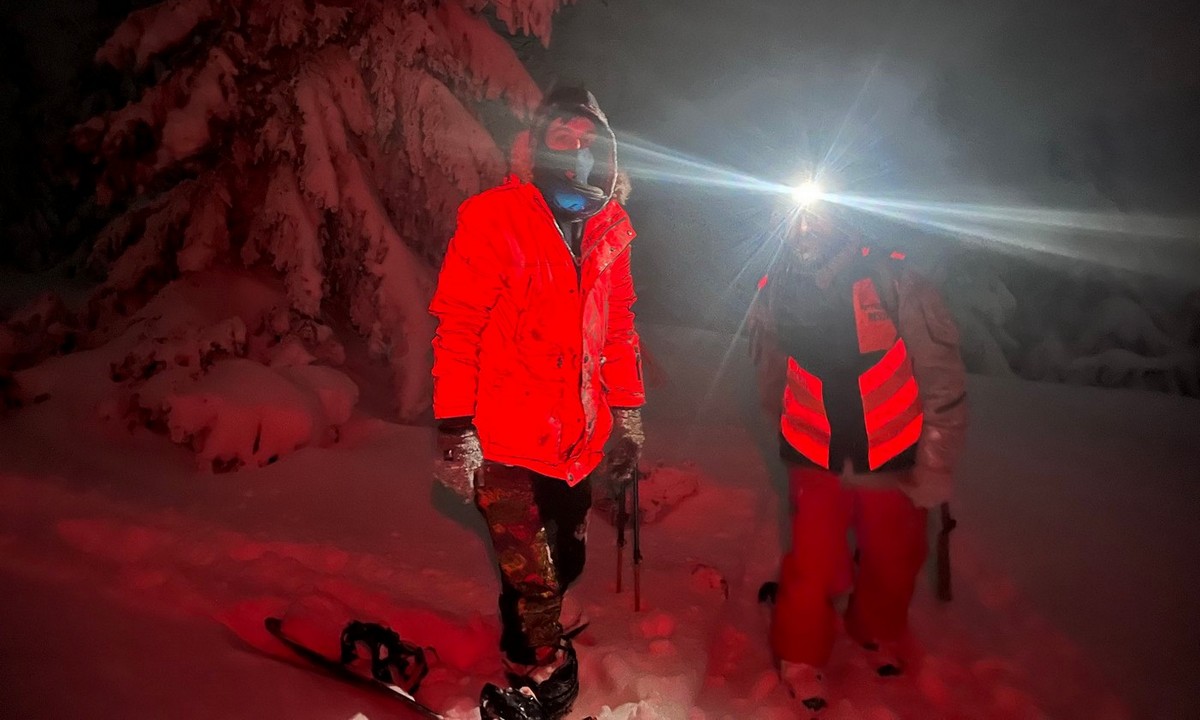 Рятувальники відшукали зниклого в горах сноубордиста